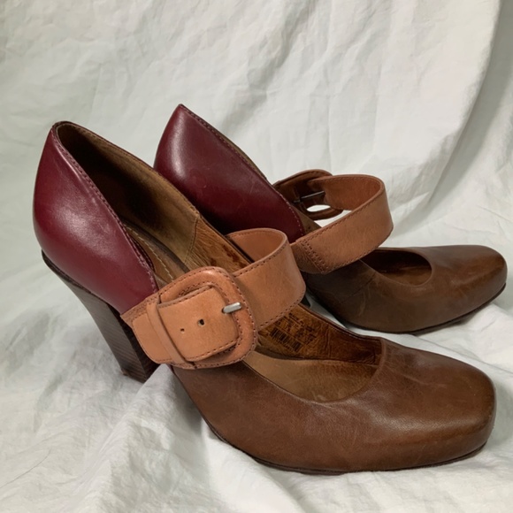Brown and Burgundy Fossil Mary Jane Pumps 3 1/2” Heels size 7.5 - Picture 2 of 9